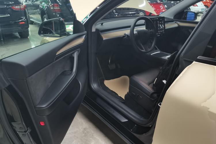 Used Tesla Model Y 2022 Rear-Wheel-Drive Version
