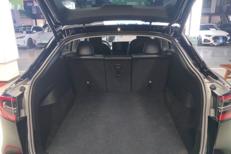 Used Tesla Model Y 2022 Long-Range All-Wheel-Drive Version