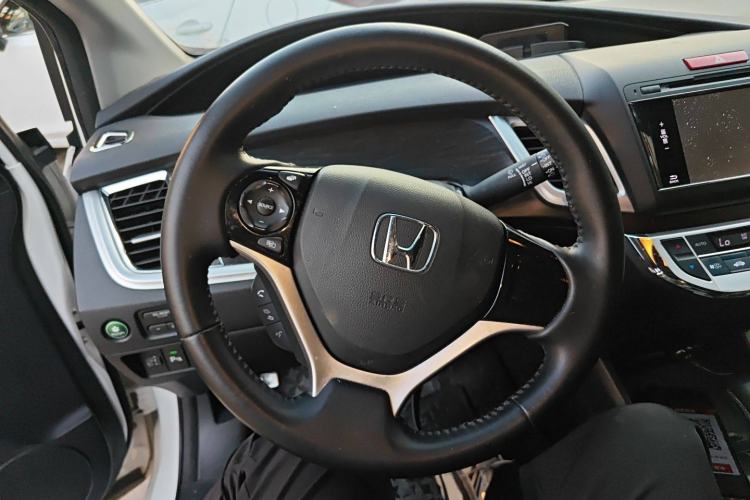 Used Honda Jade 2013 1.8L automatic Comfort version 5 seats
