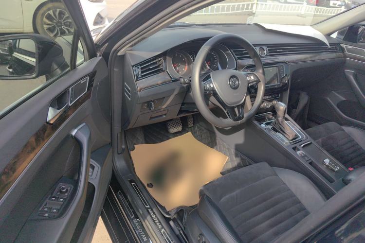 Used Volkswagen Magotan 2017 330TSI DSG Luxury Model
