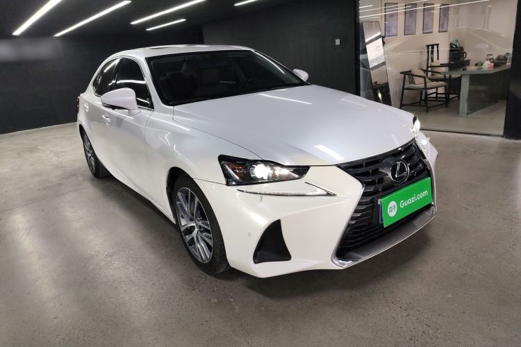 Used Lexus IS 2017 300 Leading Edition
