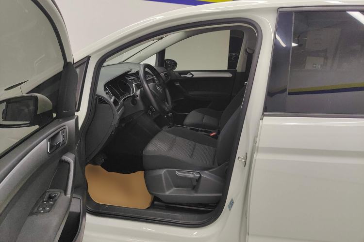 Used Volkswagen Touran 2016 Touran L 280TSI DSG Style Edition
