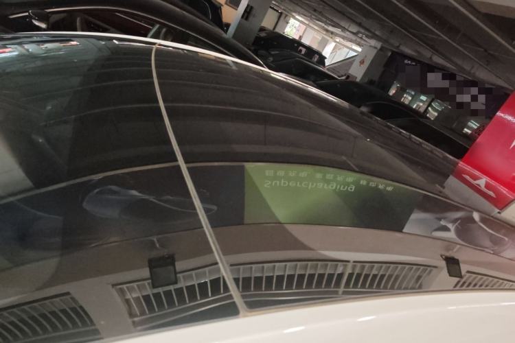 Used Tesla Model Y L 2025 Long-Range All-Wheel-Drive Version
