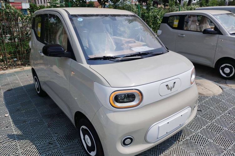 Used Wuling Hongguang MINIEV 2024 3rd Generation 215km Youth Edition
