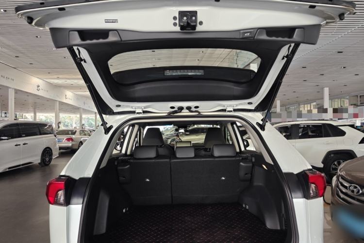 Used Toyota RAV4 2021 2.0L CVT Four-Wheel Drive Premium Edition
