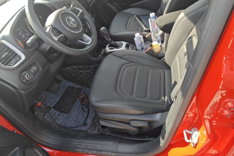 Used  Renegade 2019 220T Automatic Leading Edition