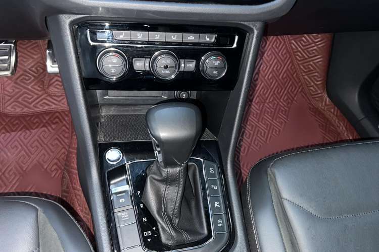 Used Volkswagen Tiguan L 2021 330TSI Automatic Two-Wheel Drive R-Line Enhanced Edition
