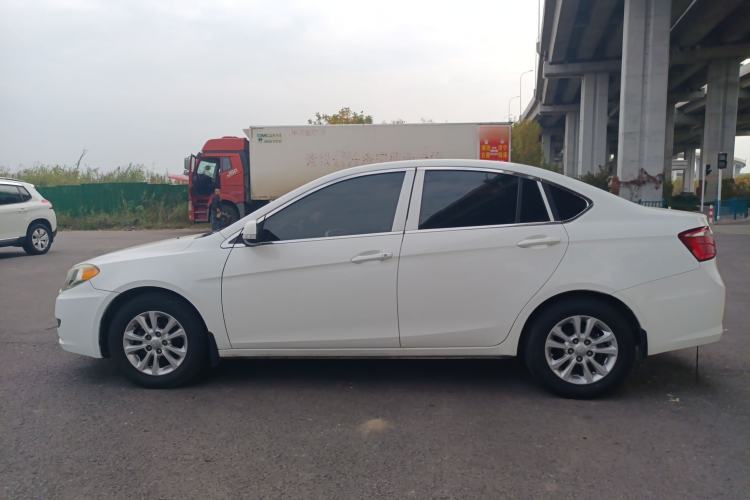 Used Soueast V5 Lingzhi 2015 1.5L Manual Classic Edition
