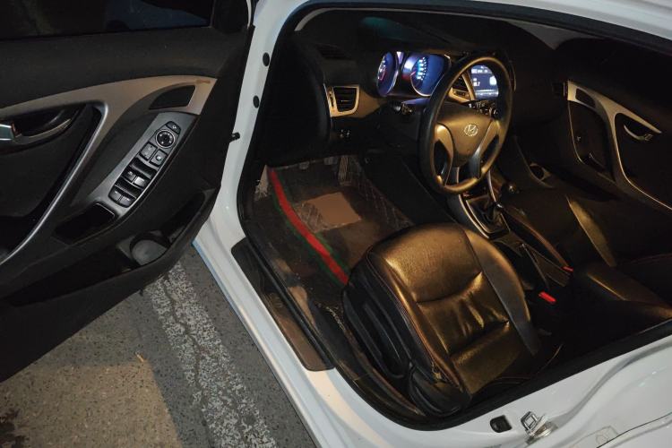 Used Hyundai Elantra (5th Generation / Langdong) 2016 1.6L Manual Luxury Model