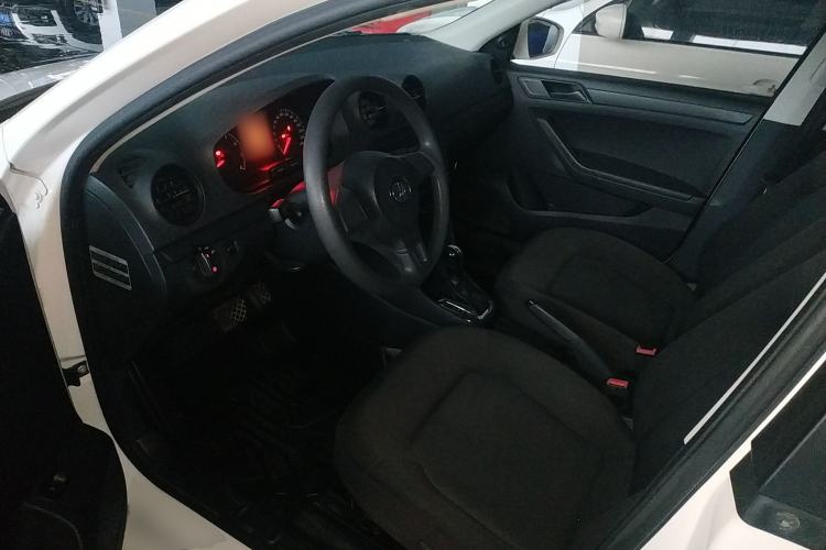 Used Volkswagen Jetta 2015 1.6L Automatic Fashion Model
