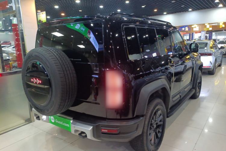 Used Formula Leopard Leopard 5 2023 Navigator Edition
