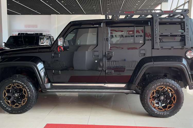 Used Beijing Auto BJ40 2018 PLUS 2.3T Automatic Four-Wheel Drive Flagship Version China V Emission Standard
