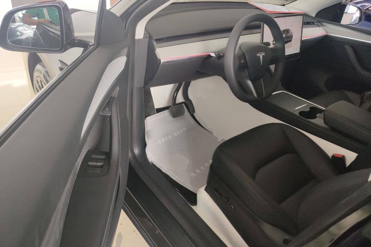 Used Tesla Model Y 2024 Long-Range All-Wheel-Drive Version
