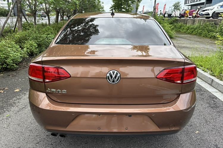 Used Volkswagen Lamando 2017 230TSI DSG Fashion Edition
