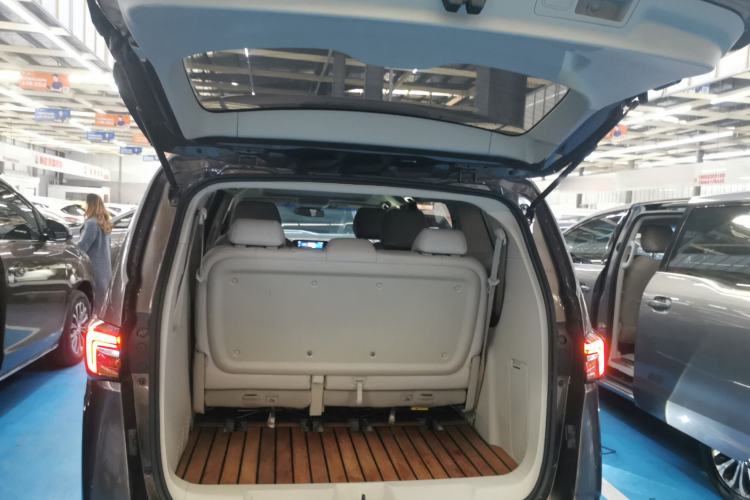 Used Buick GL8 2023 Land Executive Class Comfort Model
