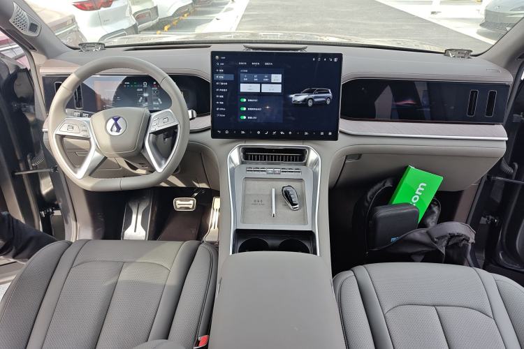 Used Denza N9 2025 Flagship Model
