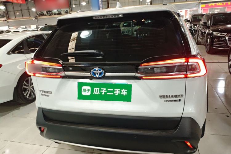Used Toyota Wildlander 2022 Dual-Motor 2.5L E-CVT 4x4 Luxury PLUS Edition
