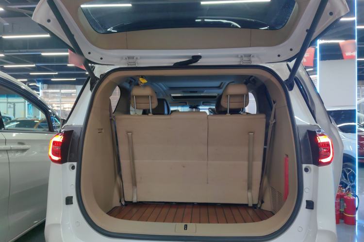 Used Buick GL8 2021 ES Landtrek 653T Luxury Model
