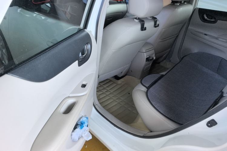 Used Nissan Tiida 2011 1.6L CVT Smart Version
