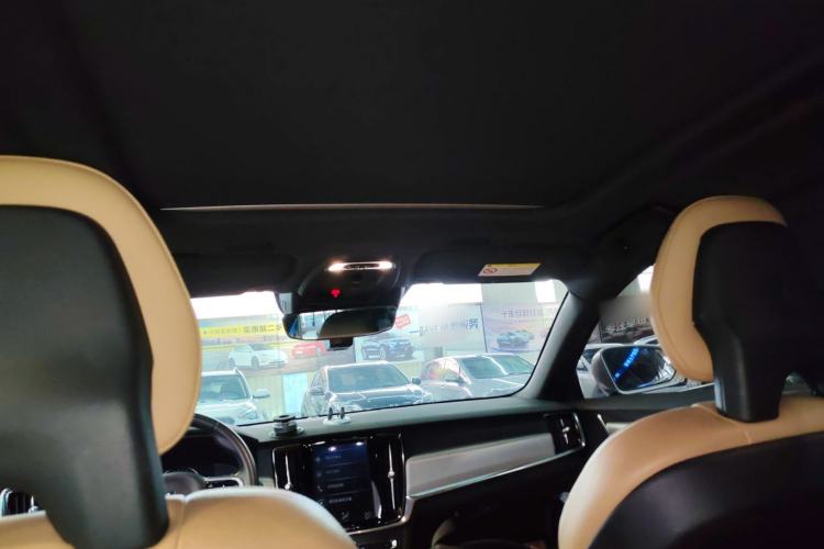 Used Volvo S90 2018 T4 Zhiyi Edition
