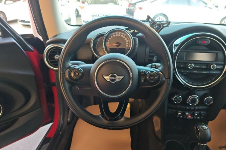 Used  MINI 2016 1.2T ONE Pioneer Edition
