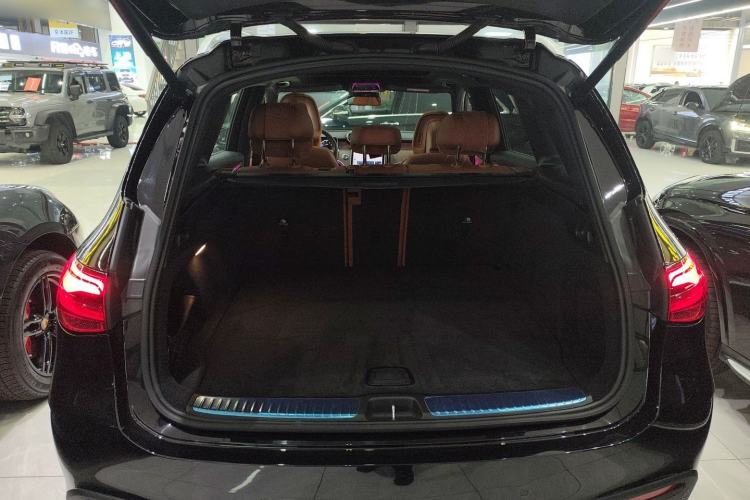 Used Mercedes-Benz GLC 2023 GLC 300 L 4MATIC Dynamic Edition 5-seater
