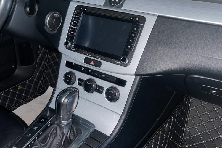 Used Volkswagen Magotan 2015 1.8TSI Advanced Model
