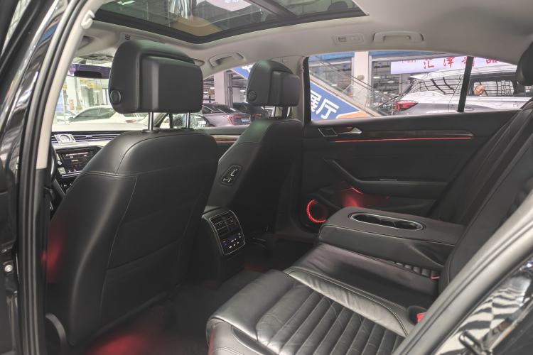 Used Volkswagen Magotan 2019 330TSI DSG Luxury Version China VI Standard
