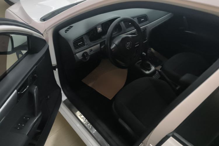 Used Volkswagen Lavida 2013 Revised Classic 1.6L Automatic Fashion Edition