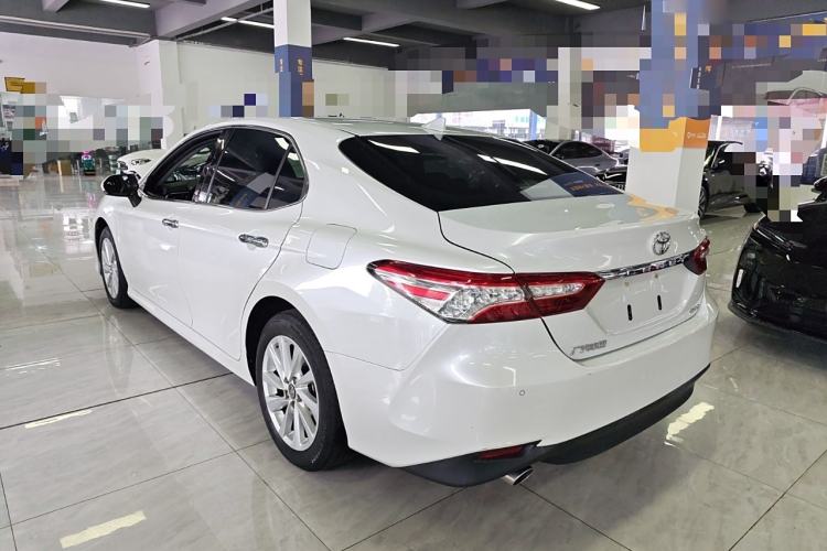 Used Toyota Camry 2021 2.0G Luxury Edition
