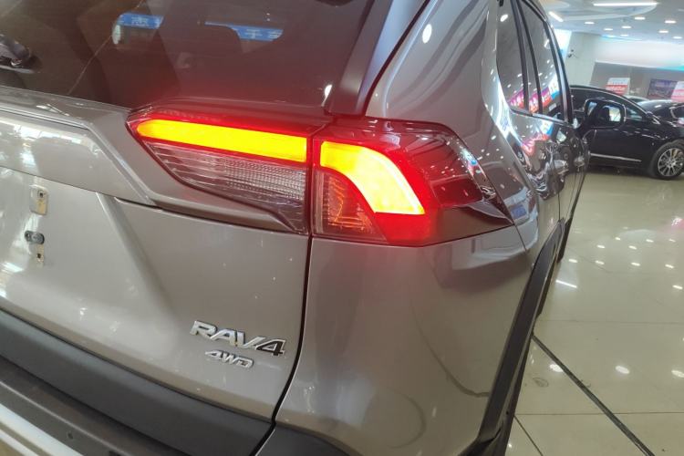 Used Toyota RAV4 2022 2.0L CVT 4x4 Style Plus Edition
