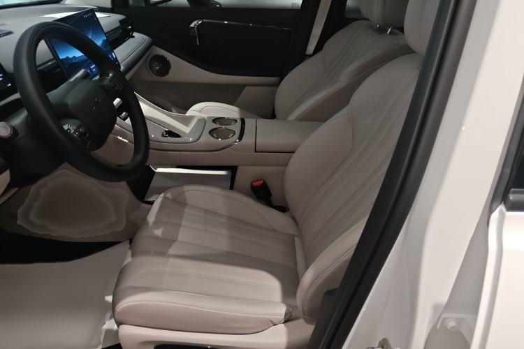 Used AION V 2024 Aion Tyrannosaurus 650 LiDAR Edition
