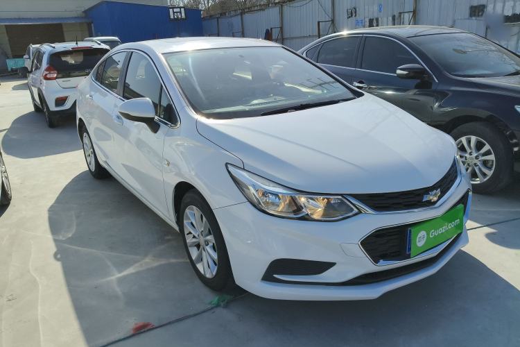 Used Chevrolet Cruze 2017 1.5L Automatic Pioneer Sunroof Edition
