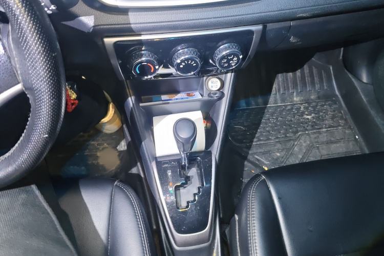 Used Toyota YARiS L 2016 Revised Version 1.5G CVT with Dynamic Sunroof
