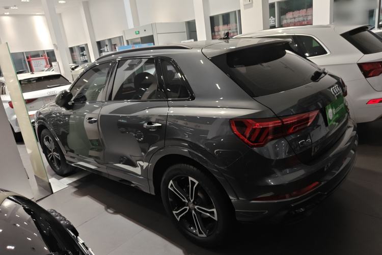 Used Audi Q3 2020 40 TFSI Fashion Dynamic Model
