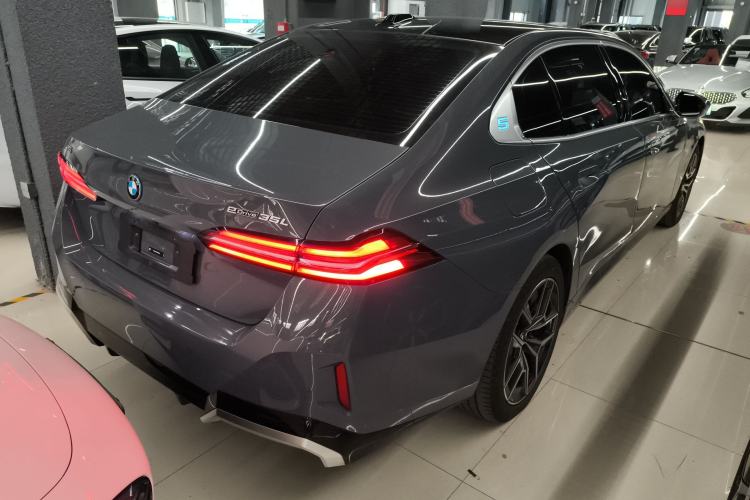Used BMW i5 2024 eDrive 35L Luxury Model with M Sport Package