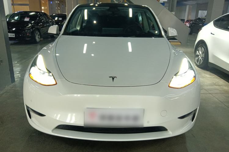 Used Tesla Model Y 2022 Long-Range All-Wheel-Drive Version