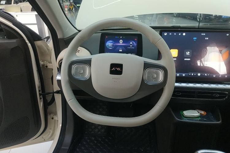 Used  3 2023 505km Pro
