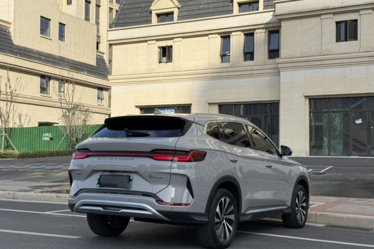 Used BYD Song PLUS New Energy 2023 Champion Edition EV 520KM Prestige Model
