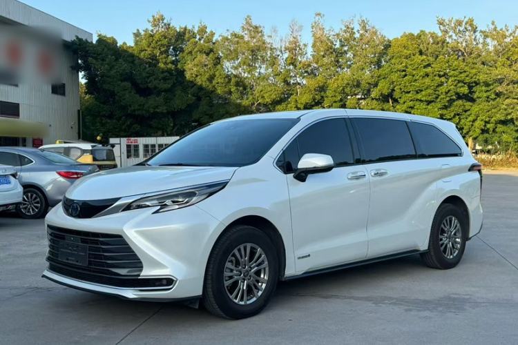 Used Toyota Sienna 2021 2.5L Hybrid Premium Edition
