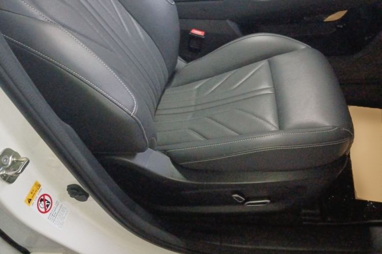 Used Changan UNI-K 2024 2.0T Two-Wheel Drive YueShang Trim
