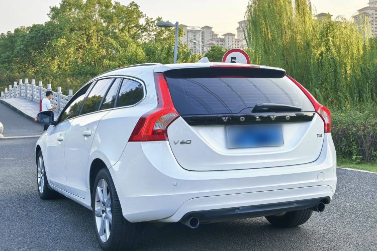 Used Volvo V60 2017 T4 Smart Edition China V Standard