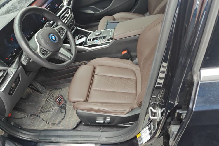 Used BMW i3 2022 eDrive 35 L
