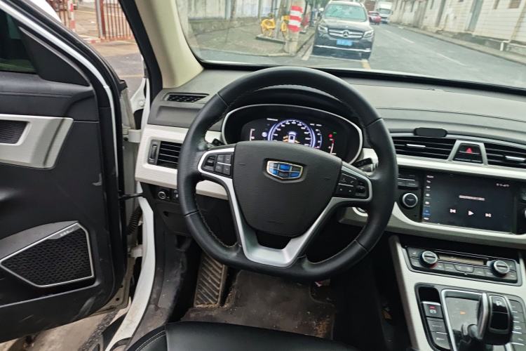 Used Geely Auto Emgrand X7 Sport 2018 1.8TD Automatic Two-Wheel Drive Smart Connect 4G Internet Edition