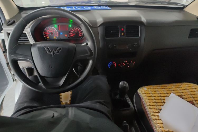 Used Wuling Rongguang S 2023 1.5L Basic Enclosed-Window Vehicle 2 Seats
