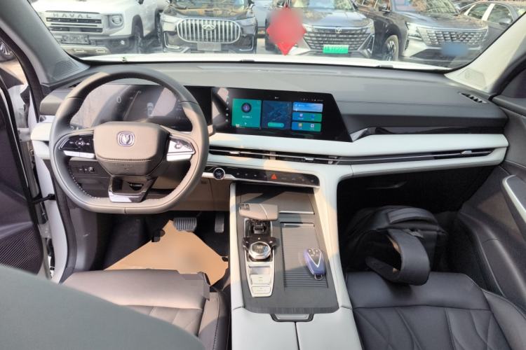 Used Changan CS75 PLUS 2024 3rd Generation Champion Edition 1.5T Intelligent Drive Dynamic Model
