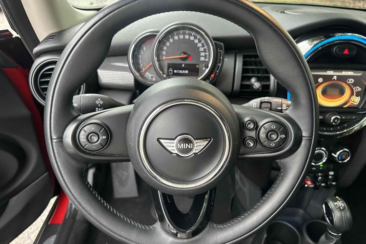 Used  MINI 2016 1.5T COOPER
