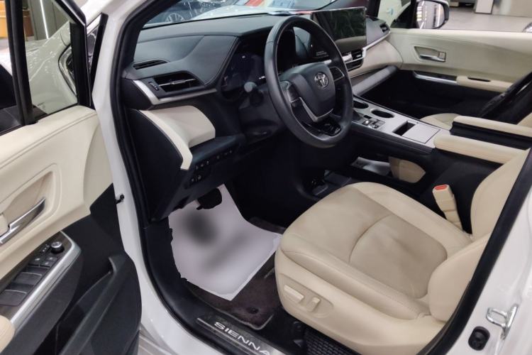 Used Toyota Sienna 2021 2.5L Hybrid Ultimate Edition
