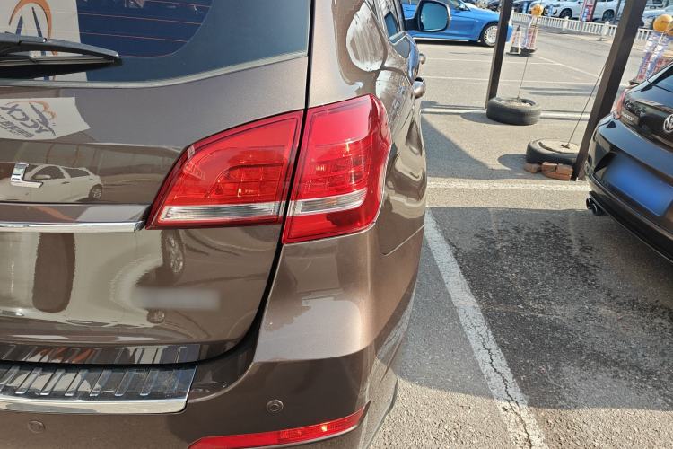 Used Haval H2 2016 Red Label 1.5T Manual Two-Wheel Drive Elite Model
