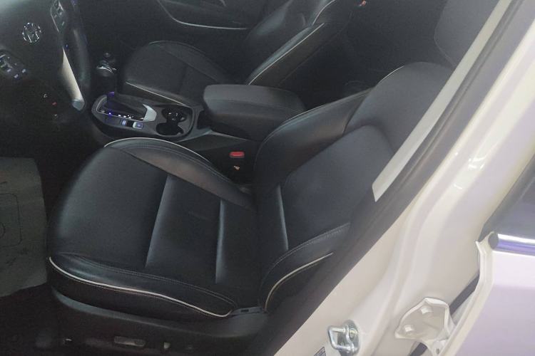 Used Hyundai Santa Fe 2017 2.4L Automatic Two-Wheel Drive Smart Version 5 Seats
